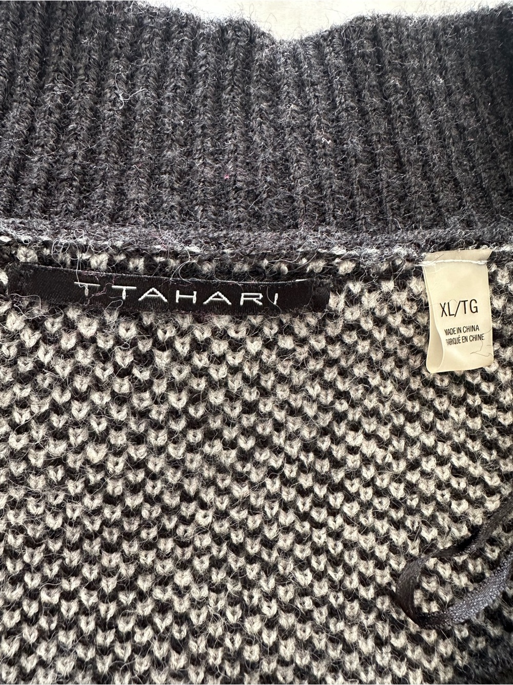 T Tahari Black Cardigan with Light Gray Floral Motif, size XL - Picture 7 of 12